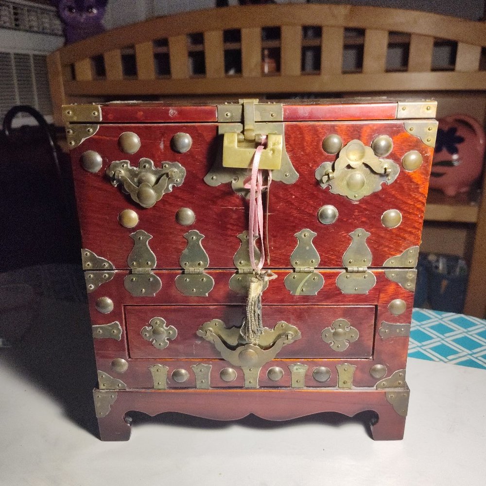Vintage Japanese jewelry box with original lock and key